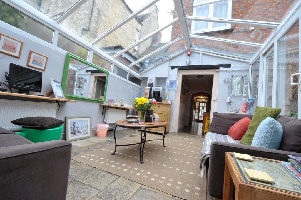 The Witney Guest House Extérieur photo